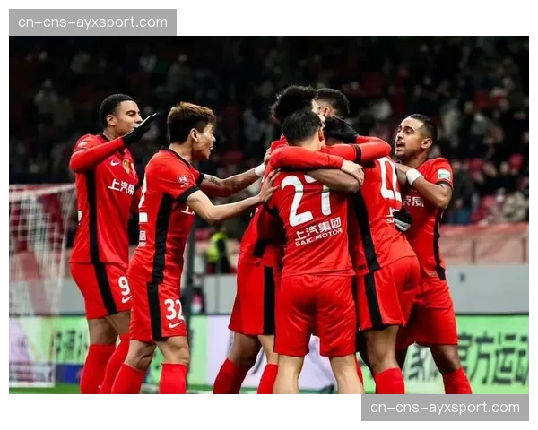 中超首轮:上海海港3-1轻取长春亚泰,奥斯卡传射建功 中超首轮:上海海港3-1轻取长春亚泰,奥斯卡传射建功